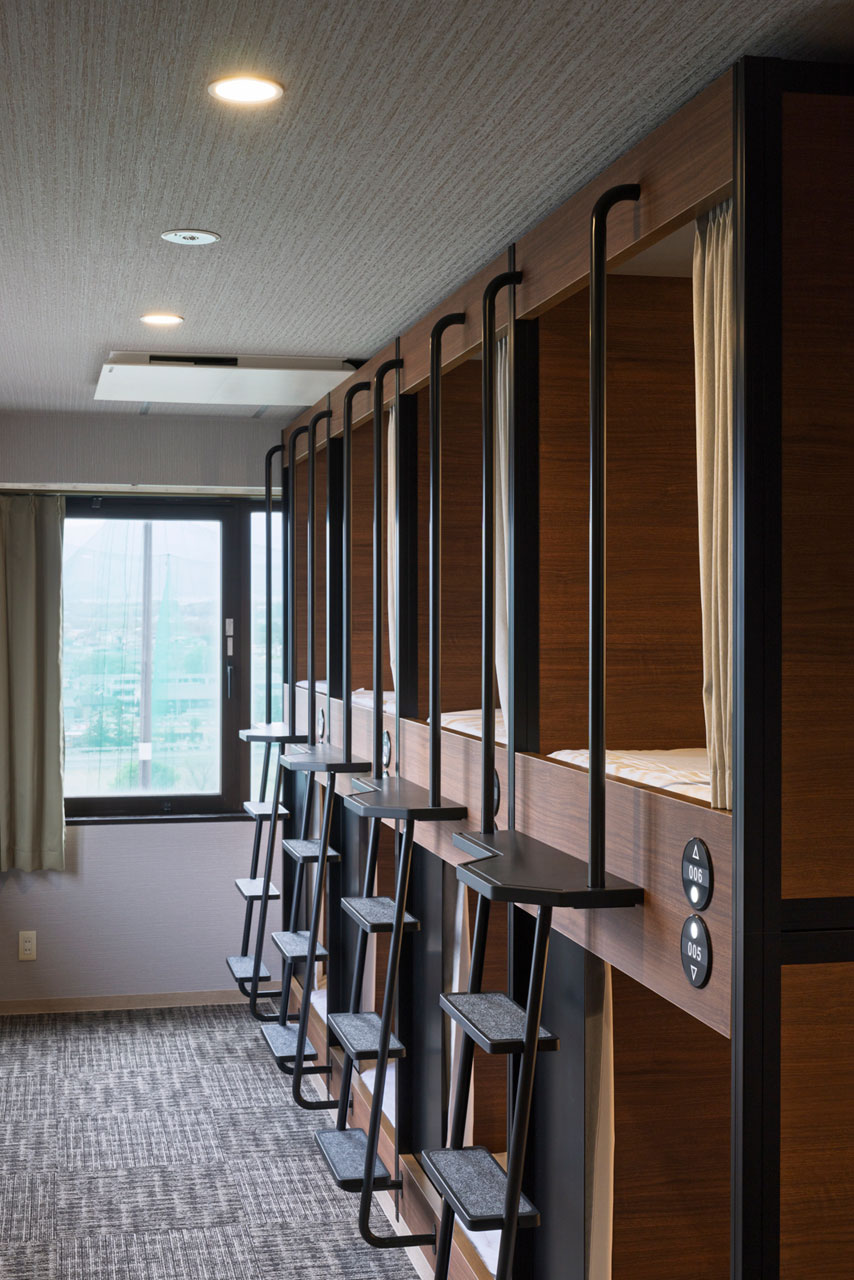 โรงแรมแคปซูลชื่อดังในญี่ปุ่น Capsule Inn Osaka ที่พักแค่พอสอดตัวเข้าไปนอน!